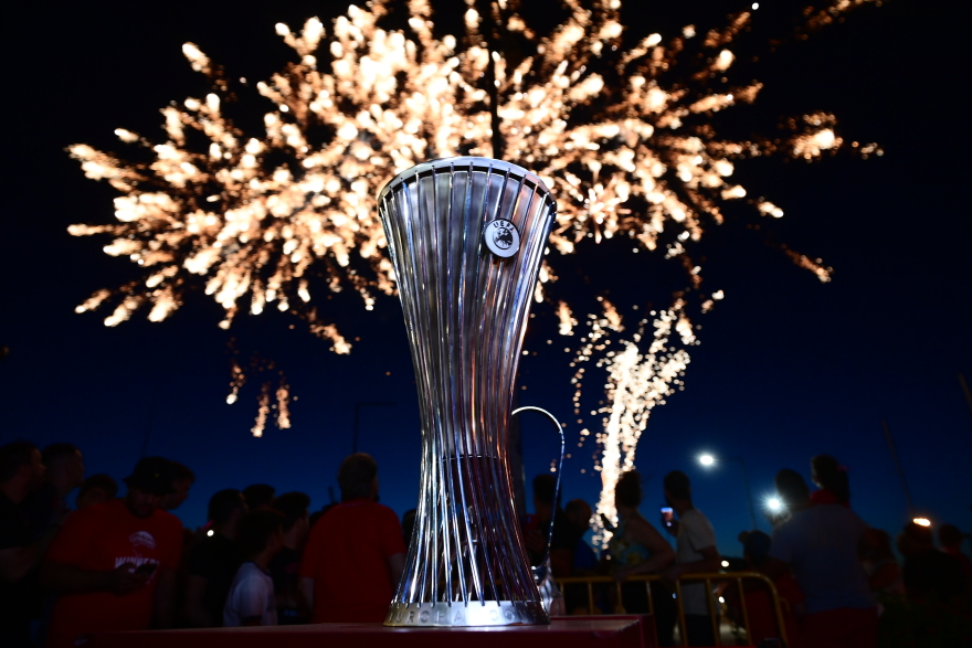 Ολυμπιακός: Στη Μυτιλήνη τα ευρωπαϊκά τρόπαια - Βίντεο, φωτογραφίες 