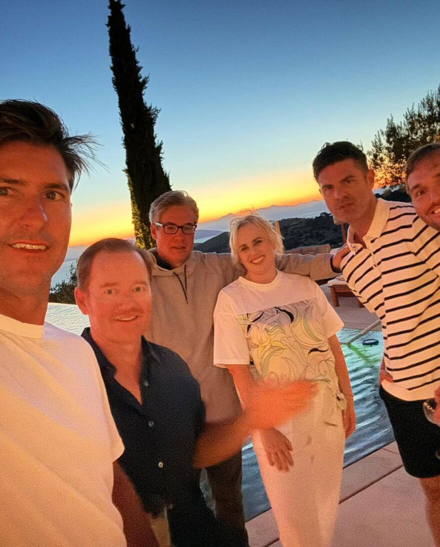  Ρέμπελ Γουίλσον: Οι νέες φωτογραφίες από την επίσκεψή της στην Ελλάδα - Το πιο επικό και εκθαμβωτικό ταξίδι, γράφει