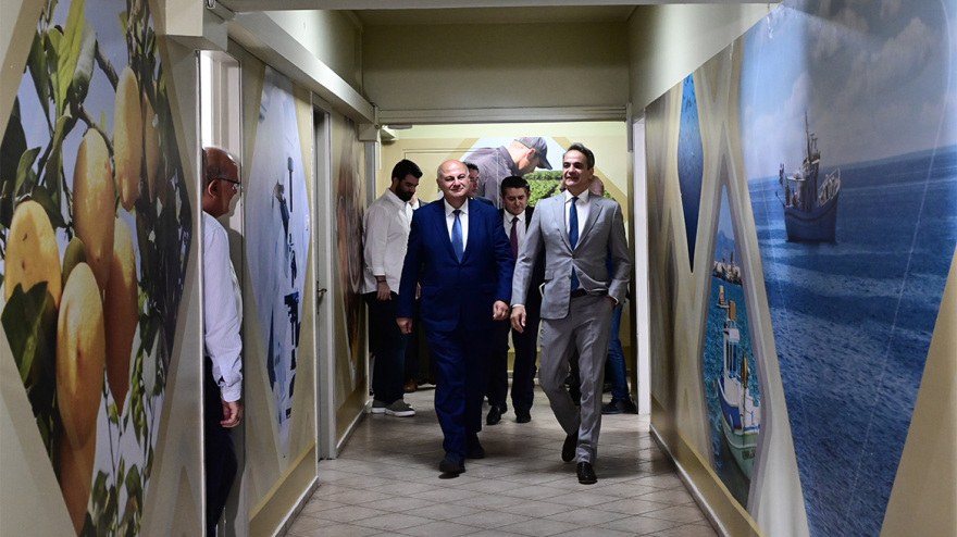 Μητσοτάκης: Στο υπουργείο Αγροτικής Ανάπτυξης, συναντήθηκε με τον Τσιάρα