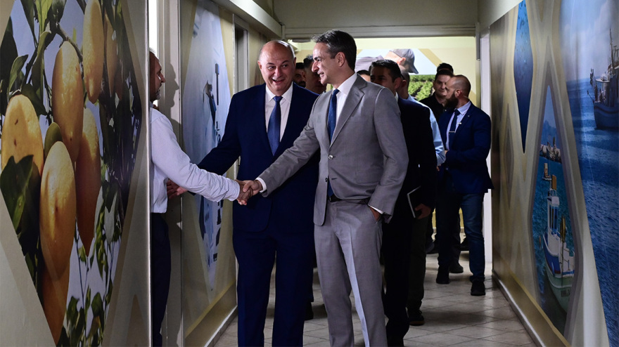 Μητσοτάκης: Στο υπουργείο Αγροτικής Ανάπτυξης, συναντήθηκε με τον Τσιάρα