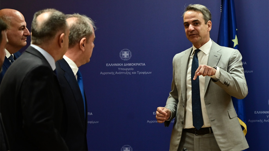 Μητσοτάκης: Στο υπουργείο Αγροτικής Ανάπτυξης, συναντήθηκε με τον Τσιάρα