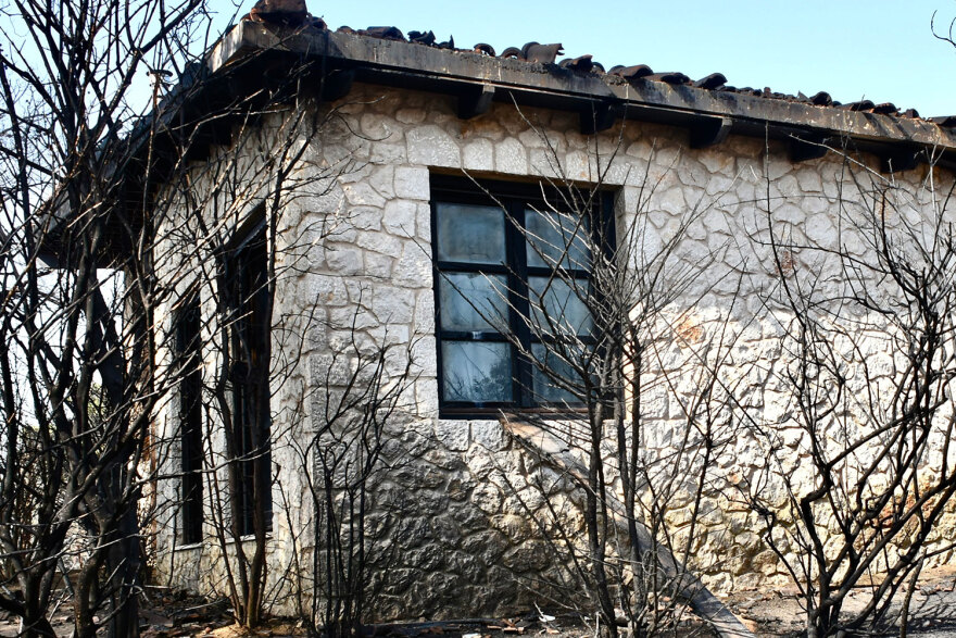 Κάηκε από τη φωτιά το σπίτι του Τζόρτζεβιτς - Διάσπαρτες εστίες και φόβοι για αναζωπυρώσεις στην Ηλεία