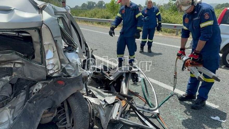 Τραγωδία στην Εγνατία: Νεκρή 30χρονη έπειτα από σύγκρουση δύο οχημάτων - Δείτε φωτογραφίες