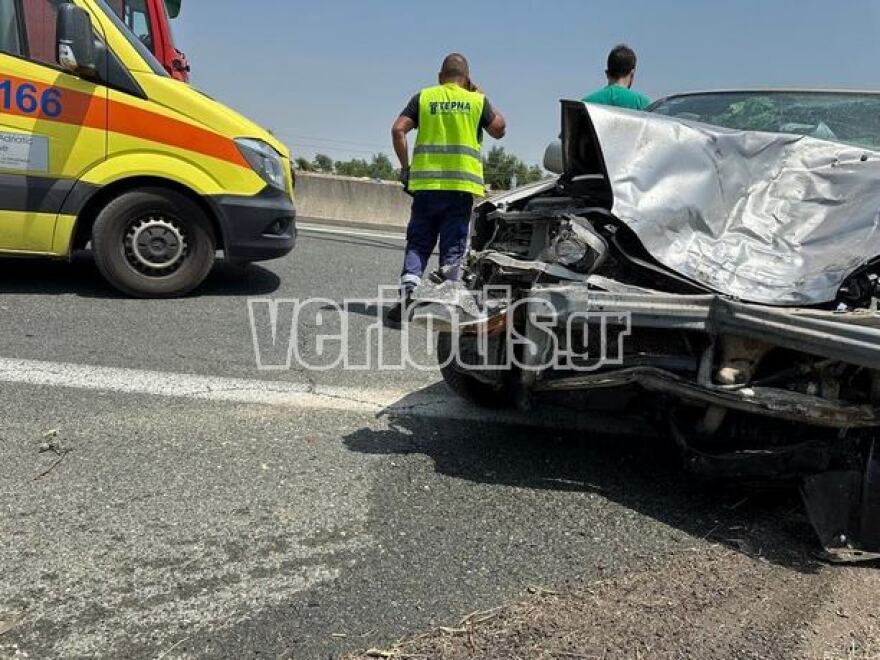 Τραγωδία στην Εγνατία: Νεκρή 30χρονη έπειτα από σύγκρουση δύο οχημάτων - Δείτε φωτογραφίες