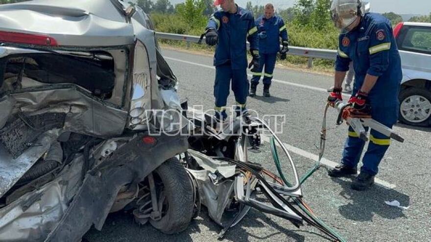 Τραγωδία στην Εγνατία: Νεκρή 30χρονη έπειτα από σύγκρουση δύο οχημάτων - Δείτε φωτογραφίες