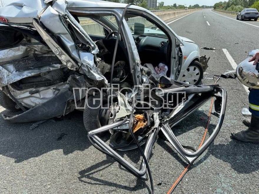 Τραγωδία στην Εγνατία: Νεκρή 30χρονη έπειτα από σύγκρουση δύο οχημάτων - Δείτε φωτογραφίες