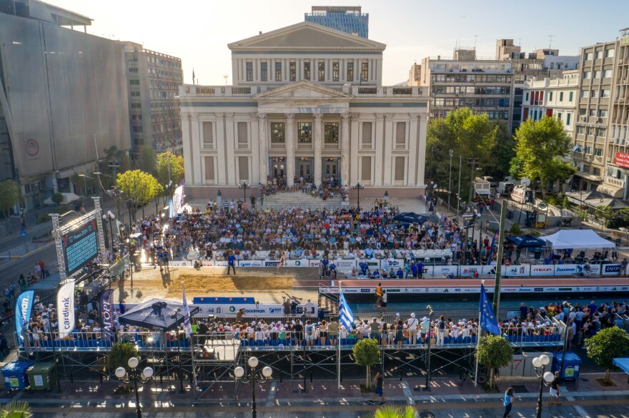  Πρωτιά για τον Τεντόγλου στον Πειραιά - Έφυγε καρφί από το παπούτσι του κατά την διάρκεια άλματος - Βίντεο 