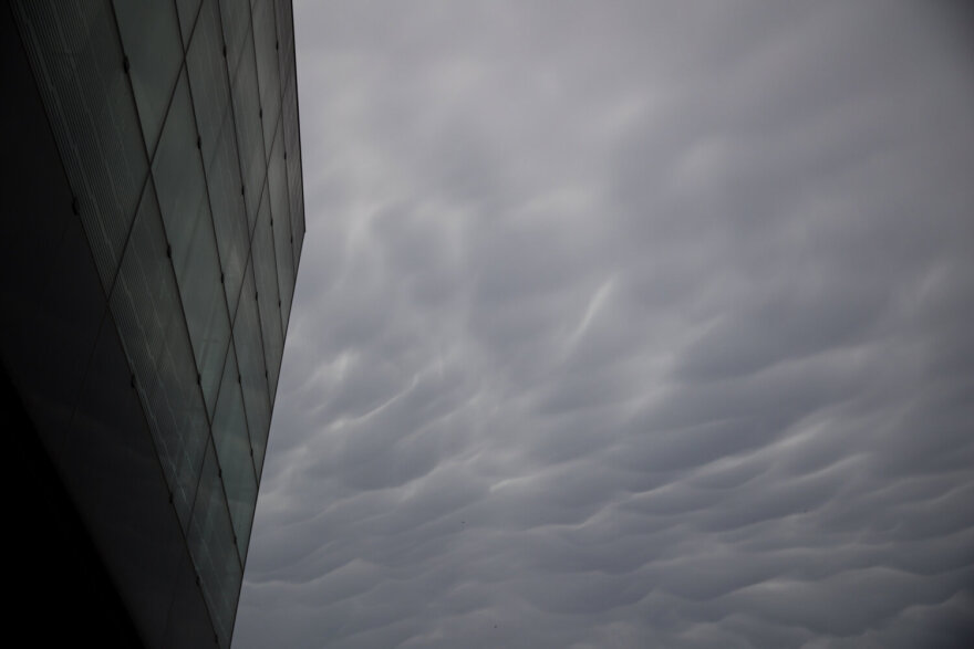 Καιρός: Σκοτείνιασε ο ουρανός και έριξε χαλάζι στα Τρίκαλα, το απόκοσμο σκηνικό σε Λάρισα, Καρδίτσα, Λαμία - Φωτογραφίες