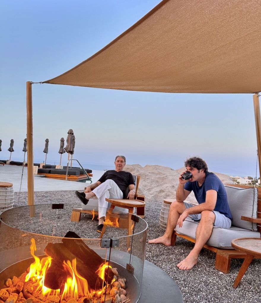 Χριστόφορος Παπακαλιάτης: Το φωτογραφικό άλμπουμ του από τις διακοπές στους Παξούς