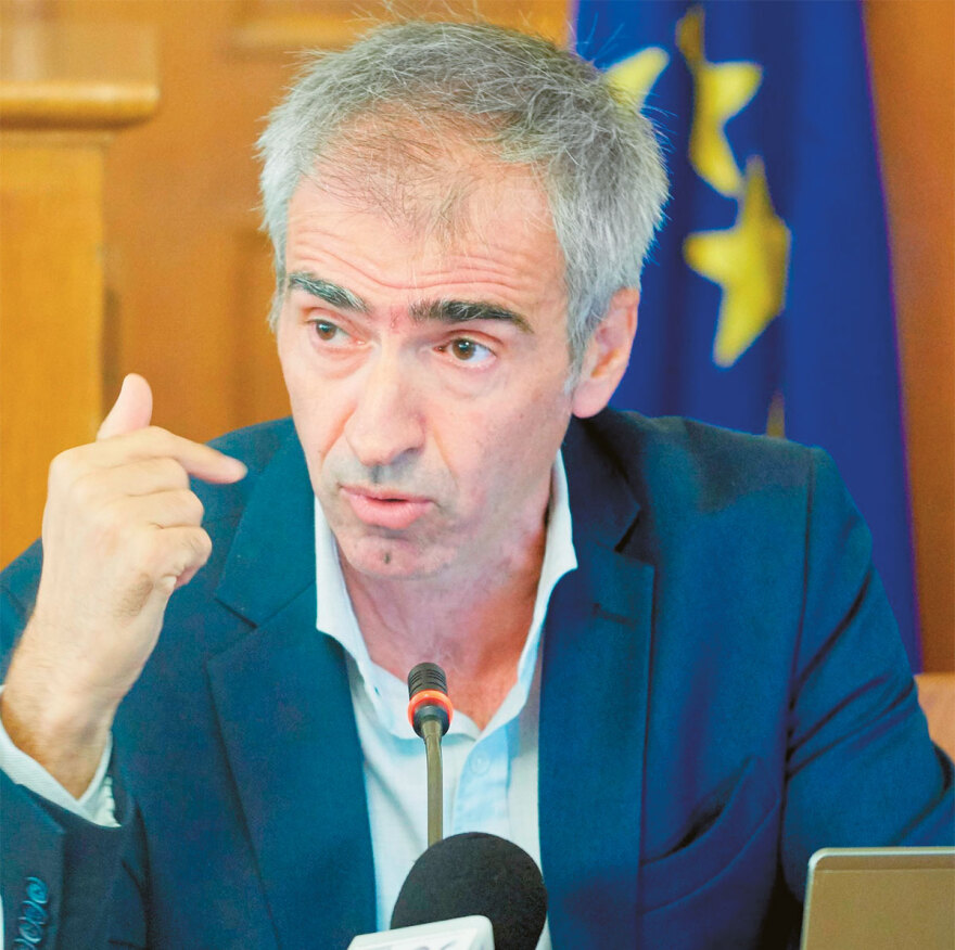 Νίκος Μαραντζίδης - Βιβλίο: Πώς τα πέρασαν οι σύντροφοι στις «Λαϊκές Δημοκρατίες» μετά τον Εμφύλιο