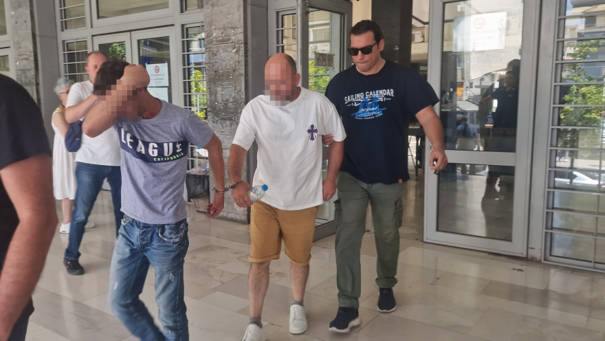 Θεσσαλονίκη: Προφυλακίστηκε ο 41χρονος που παρέσυρε με το αυτοκίνητο την πρώην σύζυγό του και προσπάθησε να τη σκοτώσει