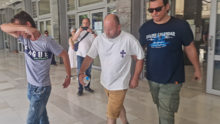 Θεσσαλονίκη: Προφυλακίστηκε ο 41χρονος που παρέσυρε με το αυτοκίνητο την πρώην σύζυγό του και προσπάθησε να τη σκοτώσει