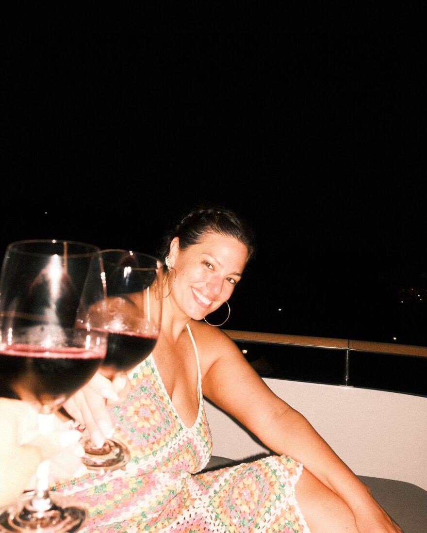 Άσλεϊ Γκράχαμ: Οι νέες φωτογραφίες από το ταξίδι της στην Κέρκυρα με τον σύζυγό της