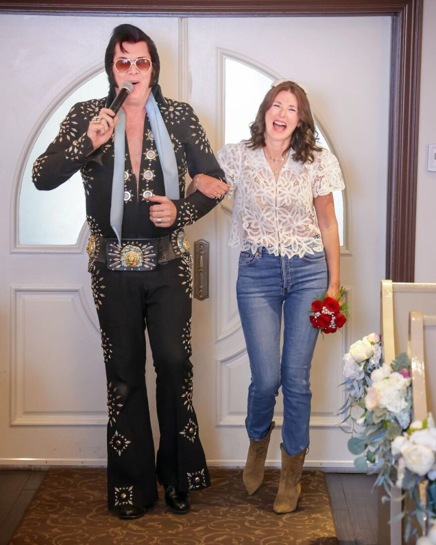 Τζέιμι Όλιβερ: Ανανέωσε τους γαμήλιους όρκους του με τη σύζυγό του στο Λας Βέγκας