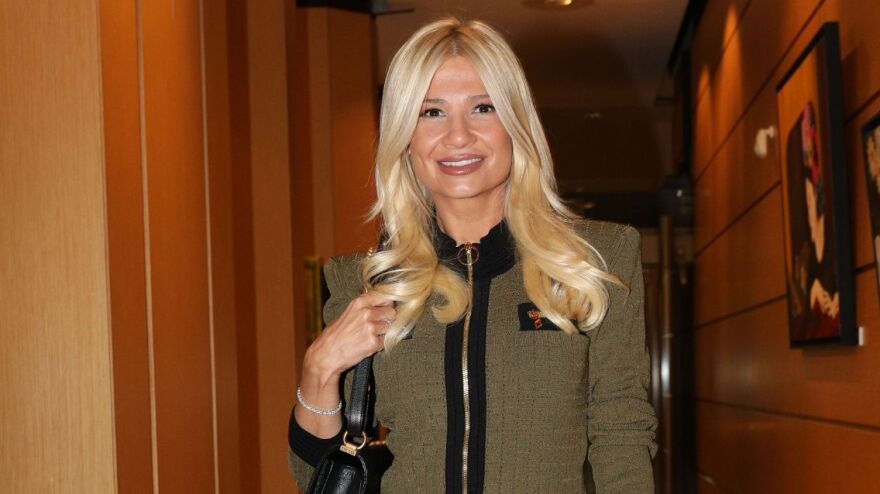 Η Μενεγάκη σολάρει και η Σκορδά κρατά κλειστά τα χαρτιά