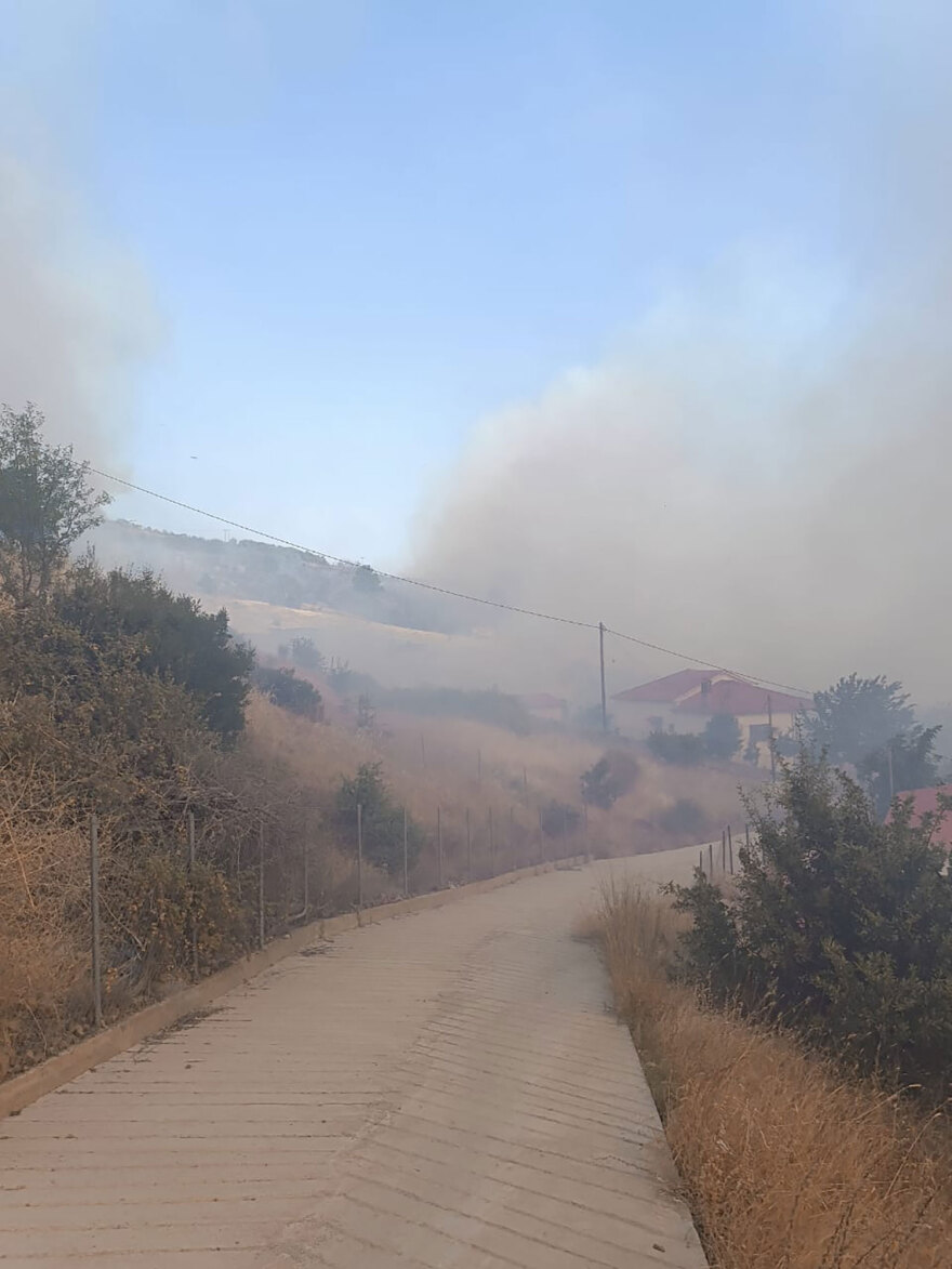 Μαίνεται η φωτιά στο Ορθοβούνι Τρικάλων - Ενισχύθηκαν οι δυνάμεις της Πυροσβεστικής