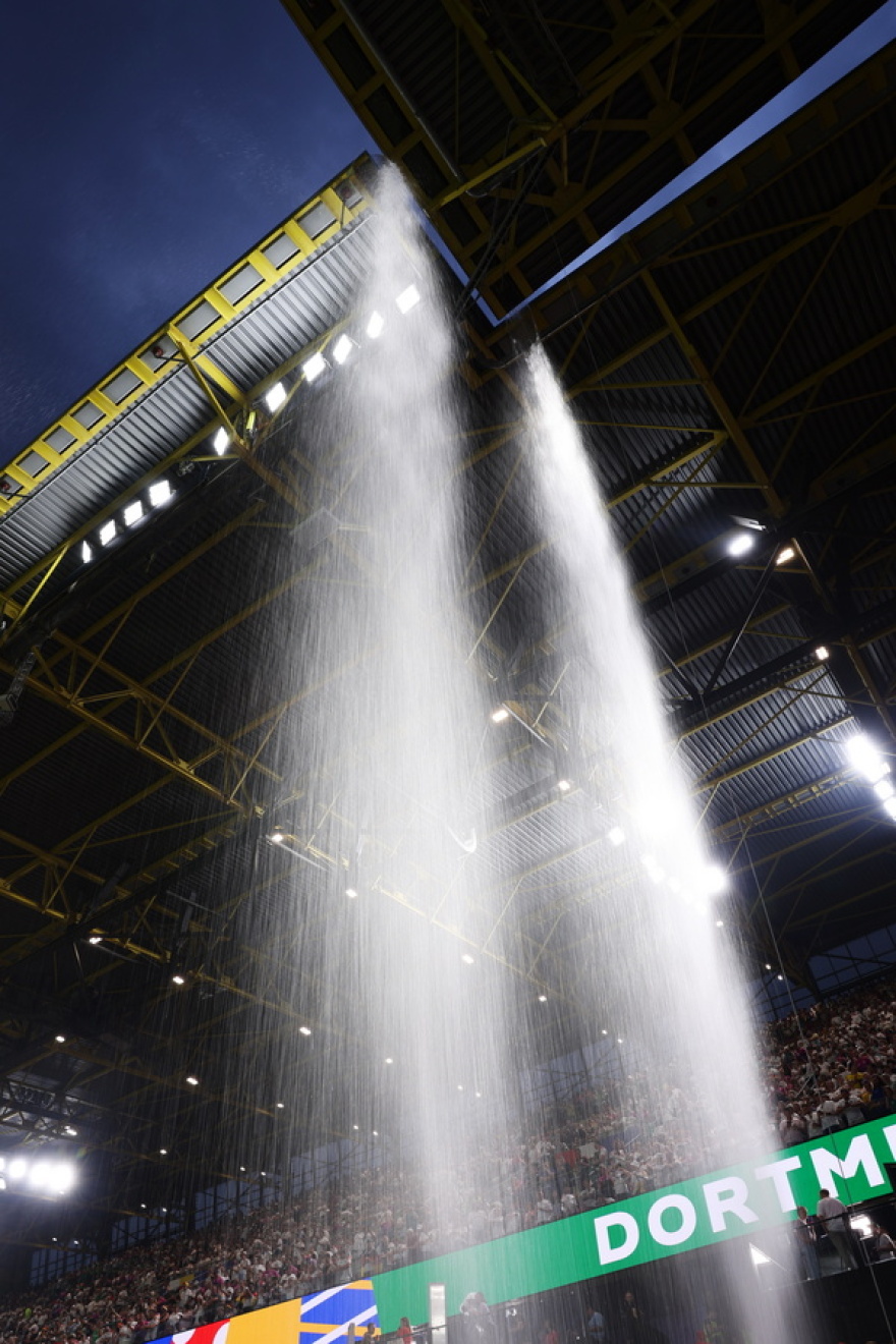 Euro 2024: Καταιγίδα έπληξε το Ντόρτμουντ - Κεραυνοί και χαλαζόπτωση διέκοψαν προσωρινά το Γερμανία - Δανία - Βίντεο, φωτογραφίες