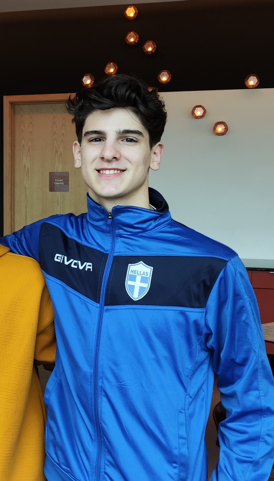 Πανελλήνιες 2024: Και πρωταθλητές και αριστούχοι - Ο Νεκτάριος και η Ειρήνη πήραν άριστα στη Φυσική