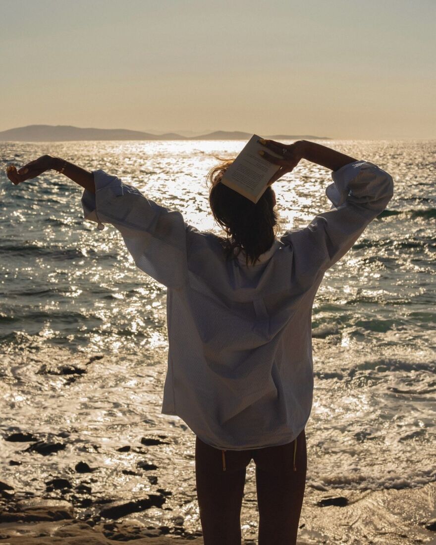 Ιζαμπέλ Γκουλάρτ: Απολαμβάνει τις διακοπές της στη Μύκονο