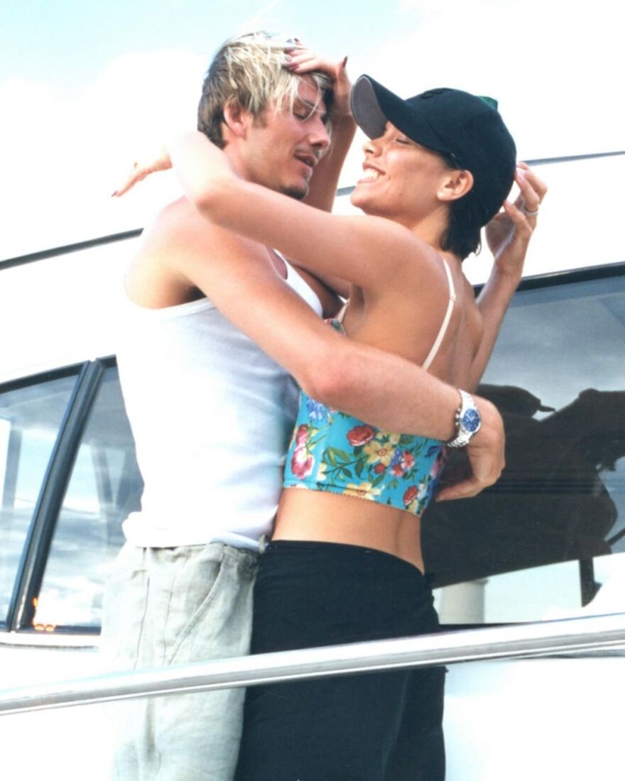 Βικτόρια Μπέκαμ: Η φωτογραφία από τα παλιά με τον Ντέιβιντ 