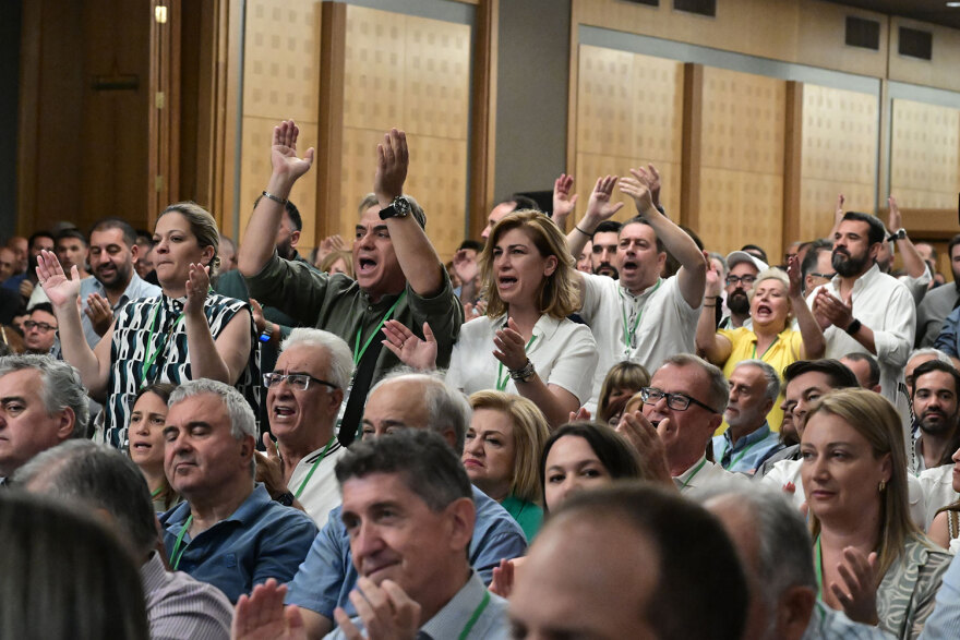 Εκλογές στο ΠΑΣΟΚ: Δούκας και Γερουλάνος καλούν σε ενότητα και μαζική συμμετοχή, ο Ανδρουλάκης βλέπει «πασαρέλα φιλοδοξιών»