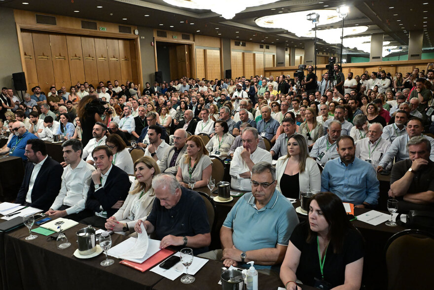 Εκλογές στο ΠΑΣΟΚ: Δούκας και Γερουλάνος καλούν σε ενότητα και μαζική συμμετοχή, ο Ανδρουλάκης βλέπει «πασαρέλα φιλοδοξιών»