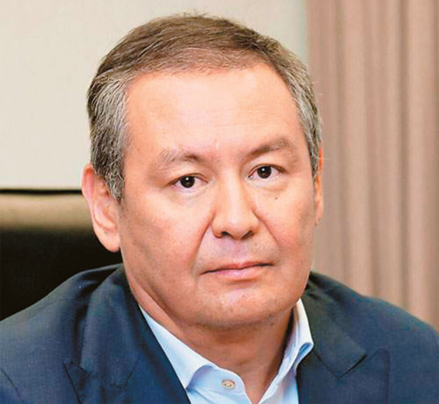 Τα μυστήρια της Yδρας: KGB, πετρέλαια και κροτίδες στην παραλία