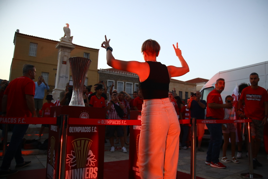 Ολυμπιακός: Στην Άνδρο τα ευρωπαϊκά τρόπαια - Βίντεο, φωτογραφίες