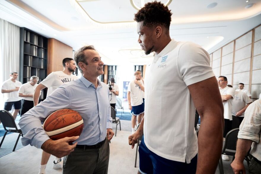 Εθνική μπάσκετ: Επίσκεψη και ευχές από τον πρωθυπουργό εν όψει του Προολυμπιακού τουρνουά - Βίντεο, φωτογραφίες