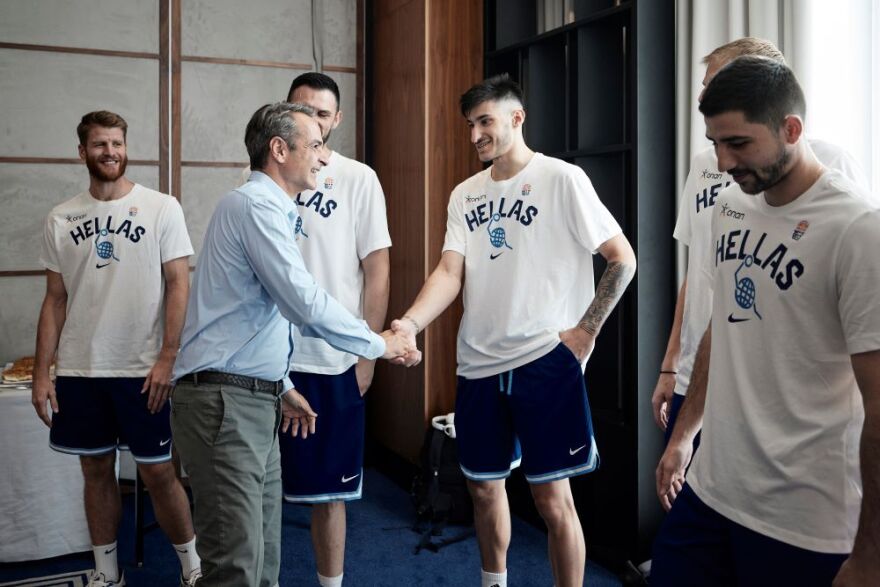 Εθνική μπάσκετ: Επίσκεψη και ευχές από τον πρωθυπουργό εν όψει του Προολυμπιακού τουρνουά - Βίντεο, φωτογραφίες