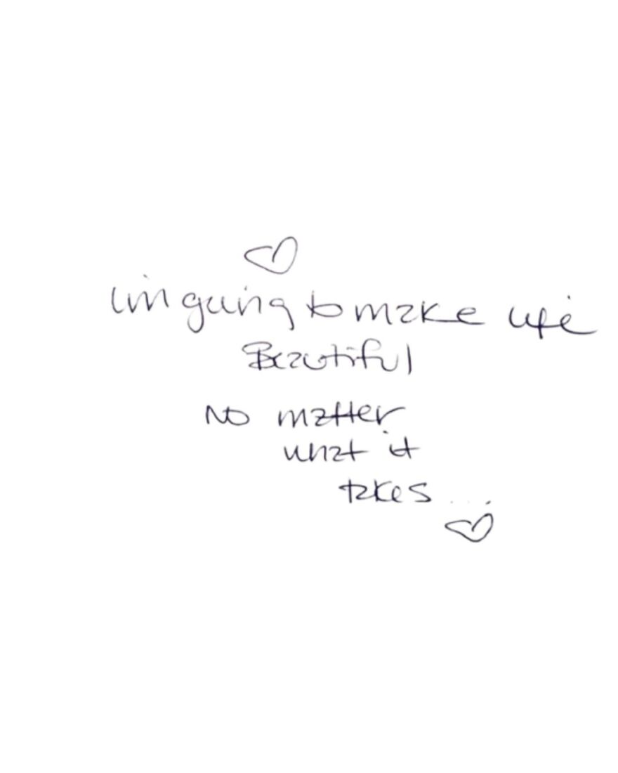 Πάμελα Άντερσον: Έκλεισε τα 57 - Πιο ευτυχισμένη από ποτέ, γράφει 