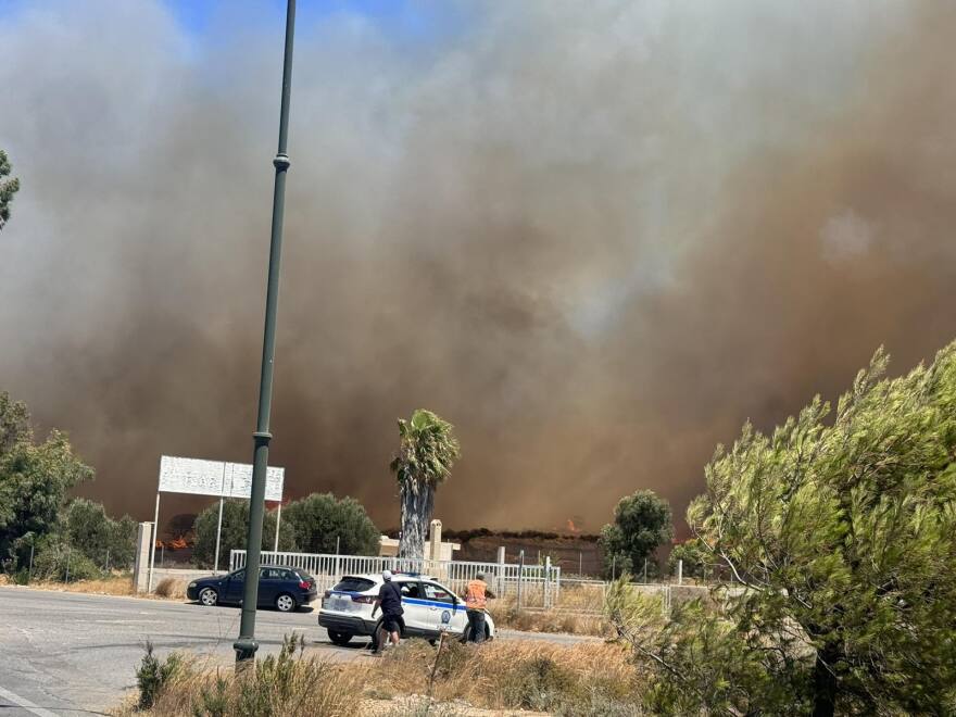 Φωτιά στην Κω: Μήνυμα από το 112 για εκκένωση της Καρδάμαινας - Δείτε φωτογραφίες