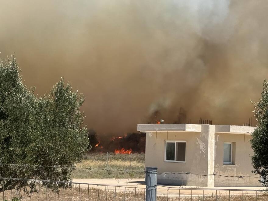 Φωτιά στην Κω: Μήνυμα από το 112 για εκκένωση της Καρδάμαινας - Δείτε φωτογραφίες