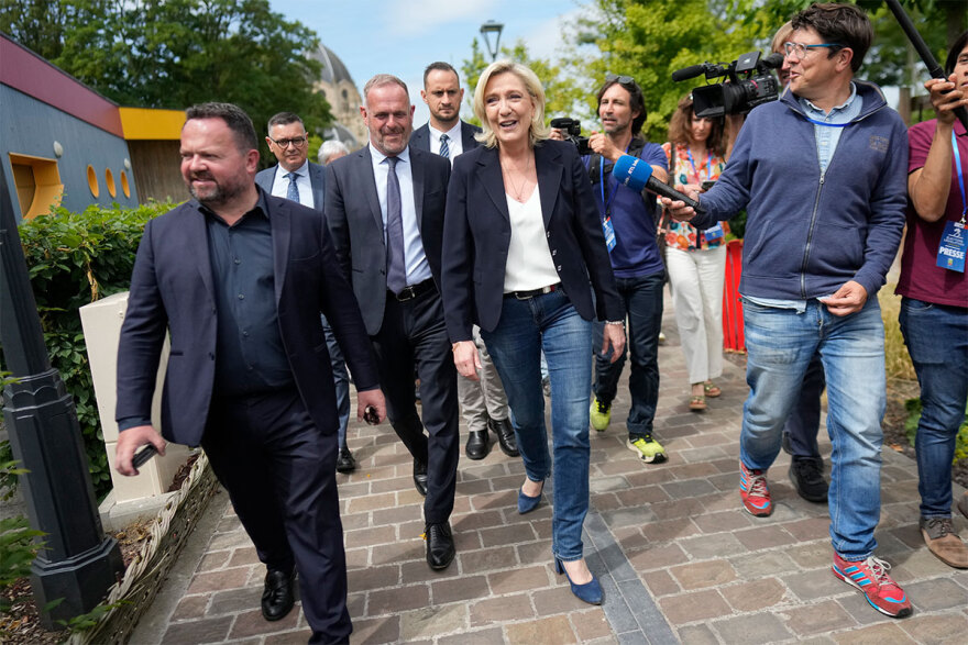 Γαλλικές εκλογές: «Προ των πυλών της εξουσίας η ακροδεξιά της Λεπέν - Τι περιμένουμε στον β’ γύρο