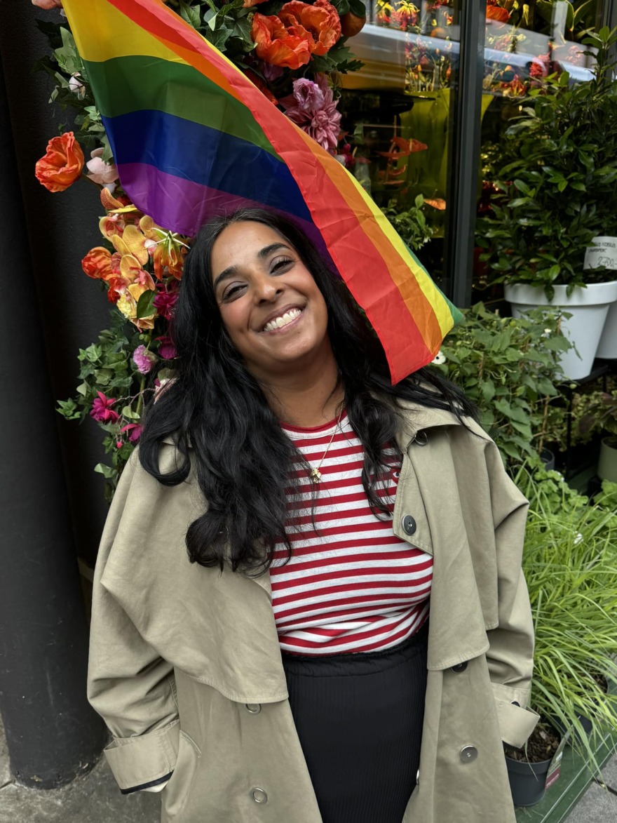 Νορβηγία: Ποια είναι η υπουργός που έδειξε το στήθος της πάνω στη σκηνή του Pride