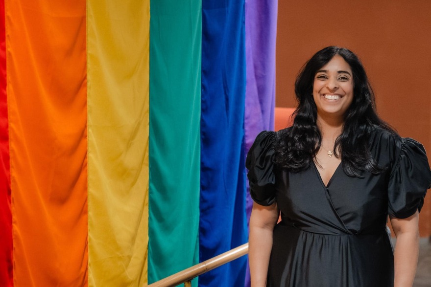 Νορβηγία: Ποια είναι η υπουργός που έδειξε το στήθος της πάνω στη σκηνή του Pride