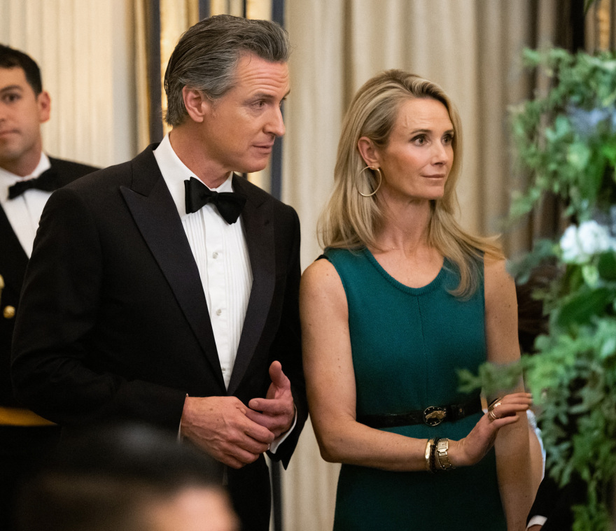 Γκάβιν Νιούσομ: Ο 56χρονος κυβερνήτης της Καλιφόρνια που θέλουν οι Δημοκρατικοί να αντικαταστήσει τον Μπάιντεν