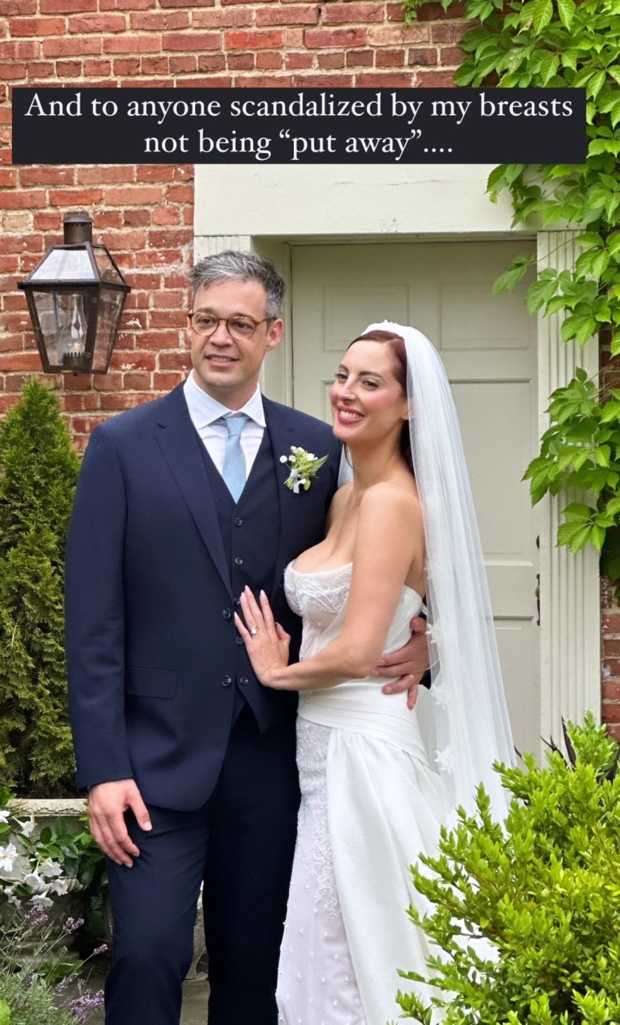 Σούζαν Σάραντον: Σκανδάλισε το νυφικό της κόρης της - «Πάρτε μια φωτογραφία για μετά» απάντησε στους σχολιαστές