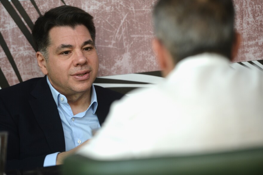 Τζορτζ Τσούνης στον Δανίκα: «Εμείς, οι ΗΠΑ, στεκόμαστε δίπλα στην Ελλάδα ό,τι κι αν συμβεί»