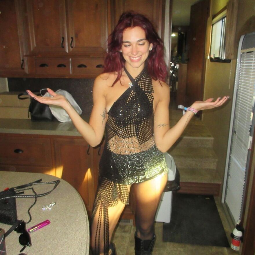 Ντούα Λίπα: Ανέβασε τις πρώτες φωτογραφίες στο Instagram με τον Κάλουμ Τέρνερ 