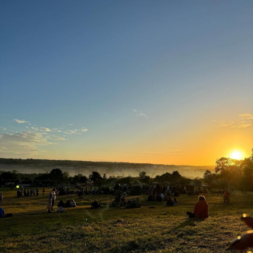 Ντούα Λίπα: Ανέβασε τις πρώτες φωτογραφίες στο Instagram με τον Κάλουμ Τέρνερ 