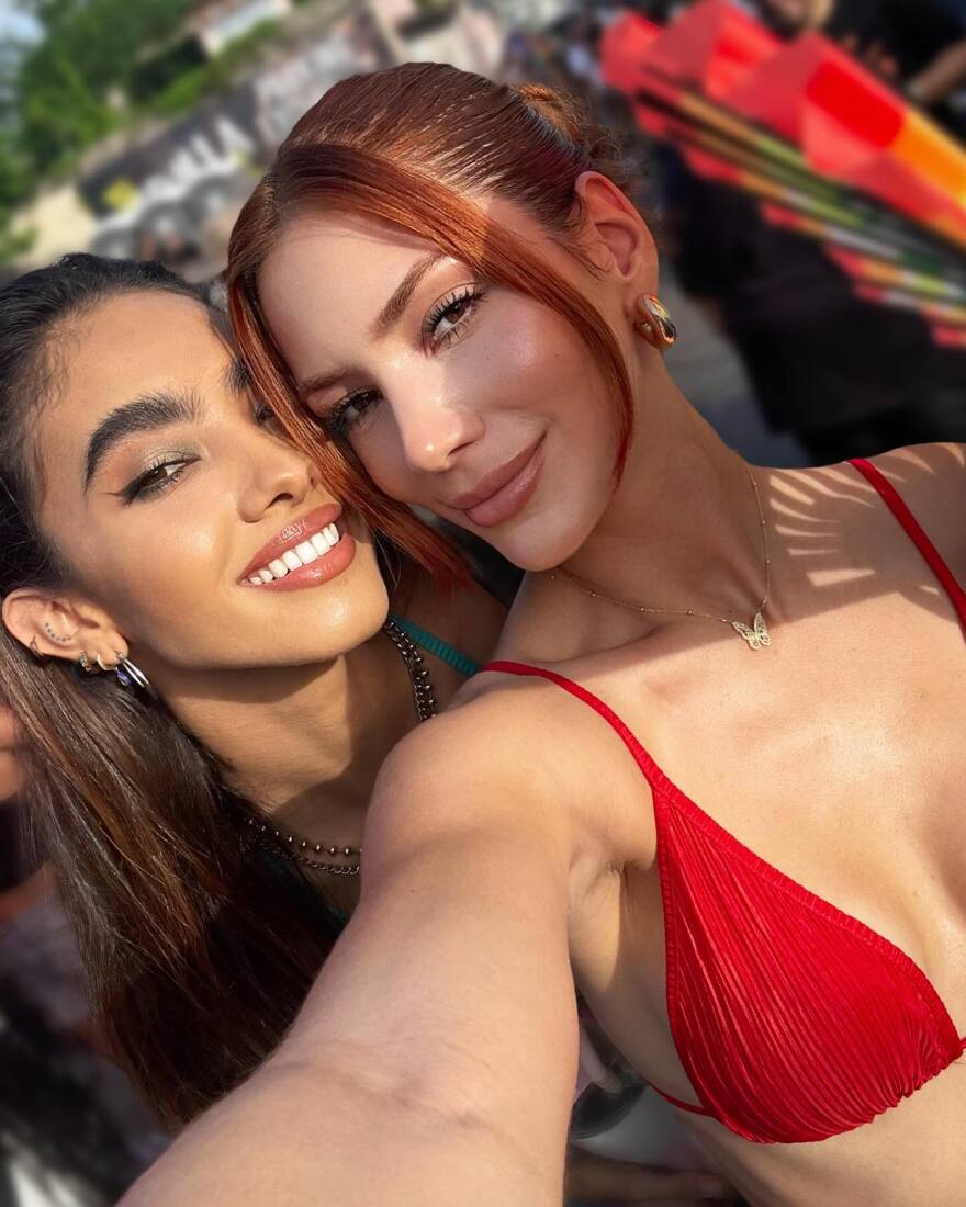 Μαριάνα Βαρελά - Φαμπιόλα Βαλεντίν: Αποχαιρέτησαν τον μήνα του Pride με ένα φιλί στο στόμα