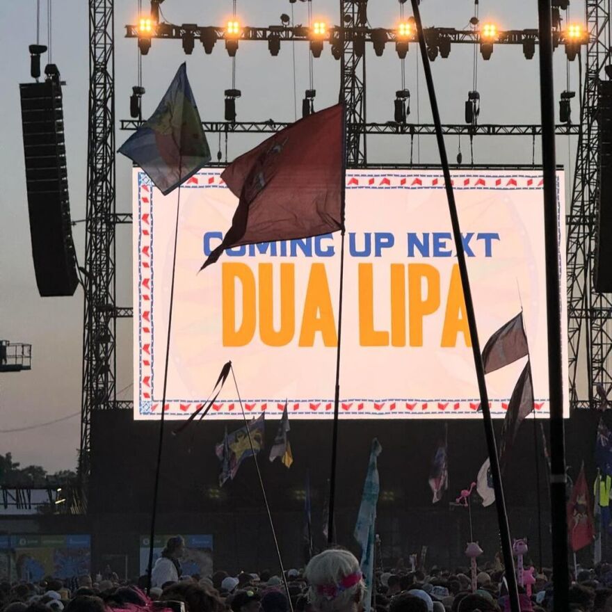 Ντούα Λίπα: Ανέβασε τις πρώτες φωτογραφίες στο Instagram με τον Κάλουμ Τέρνερ 