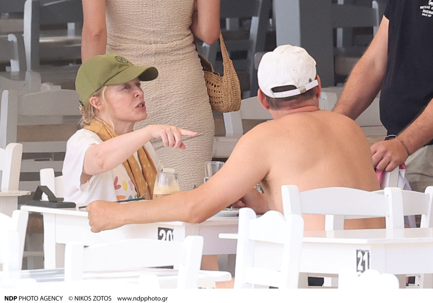 Κάιλι Μινόγκ: Δείτε φωτογραφίες από το ταξίδι της  στη Μύκονο