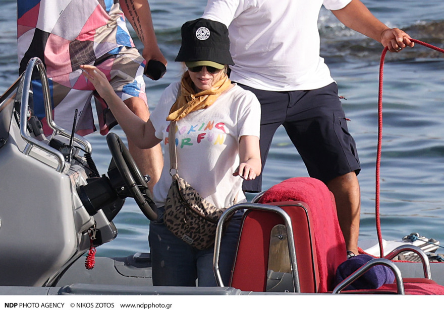 Κάιλι Μινόγκ: Δείτε φωτογραφίες από το ταξίδι της  στη Μύκονο