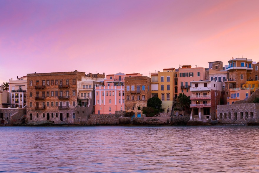 Βουτιές στα πιο δημοφιλή νησιά των Κυκλάδων