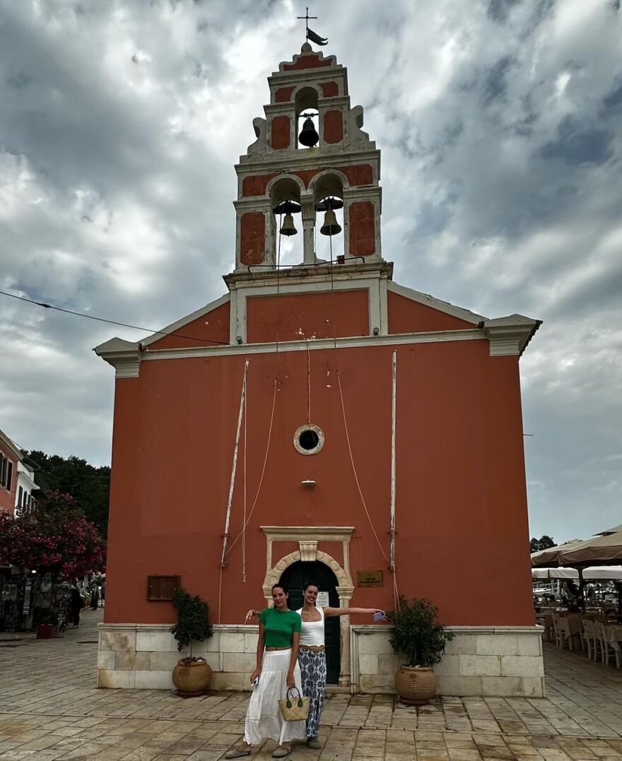 Λάμπης Λιβιεράτος: Κάνει διακοπές με τις κόρες του - Οι φωτογραφίες στο σκάφος 