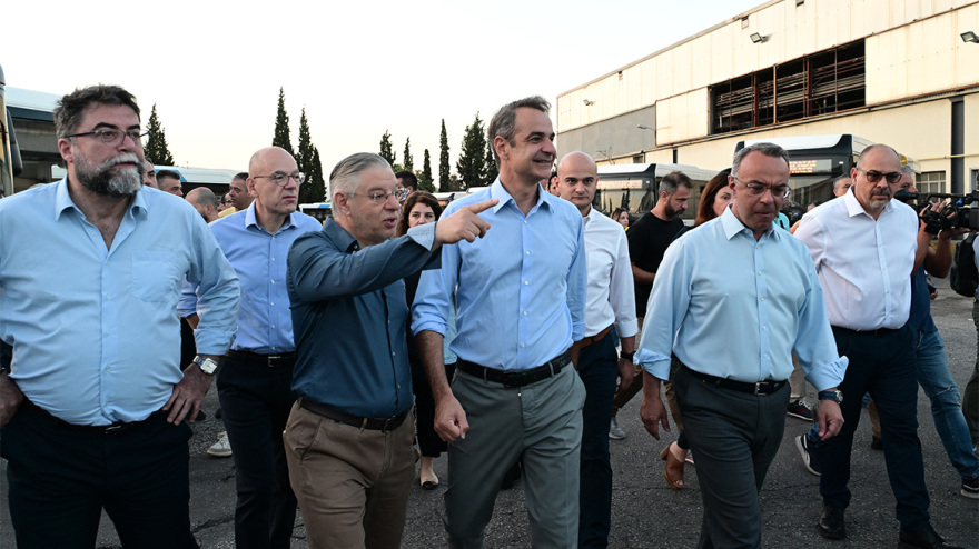 Κυριάκος Μητσοτάκης: Επίσκεψη στο αμαξοστάσιο της ΟΣΥ - Μέχρι το τέλος του 2025 θα κυκλοφορούν 900 νέα λεωφορεία