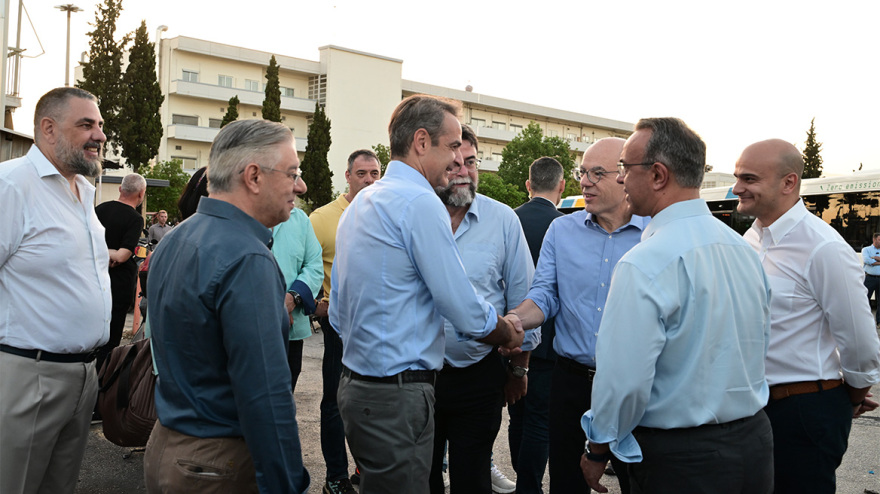 Κυριάκος Μητσοτάκης: Επίσκεψη στο αμαξοστάσιο της ΟΣΥ - Μέχρι το τέλος του 2025 θα κυκλοφορούν 900 νέα λεωφορεία