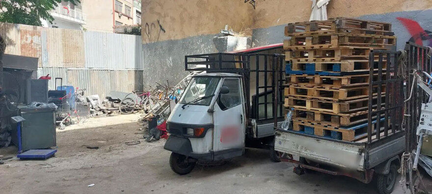 ΕΛΑΣ: Βρήκαν 6 παράνομους χώρους συλλογής σκραπ στην Αθήνα και έκαναν 20 συλλήψεις